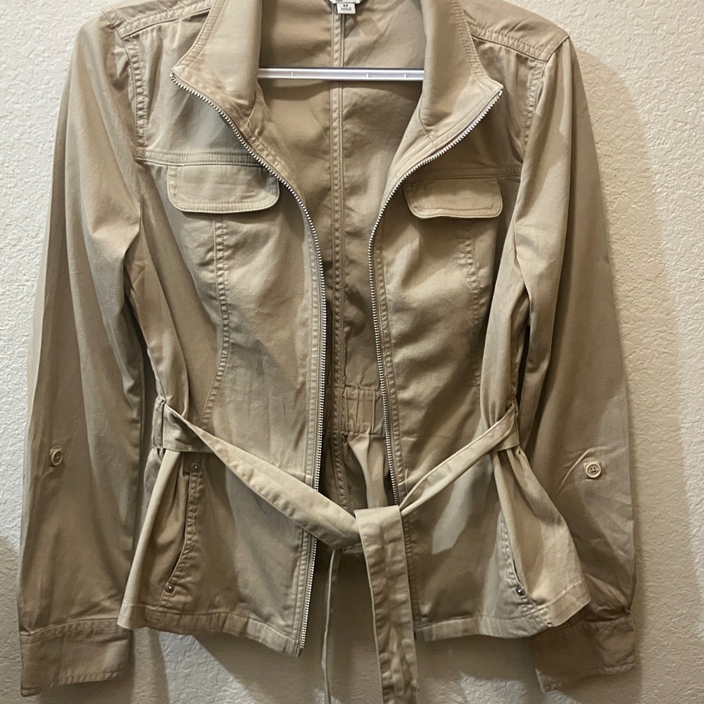 Guess Women's Beige Utility Jacket Light jacket perfect for layering .